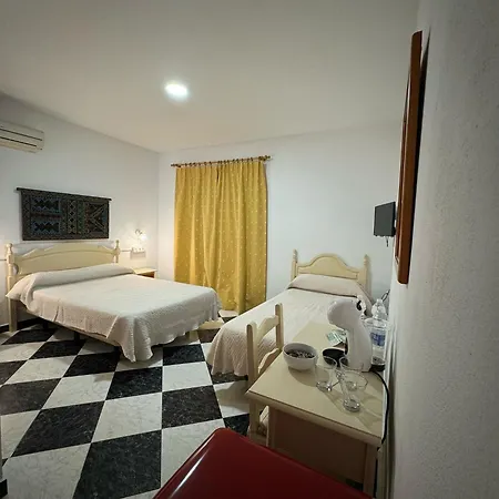 罗萨莱斯旅馆 招待所 *
